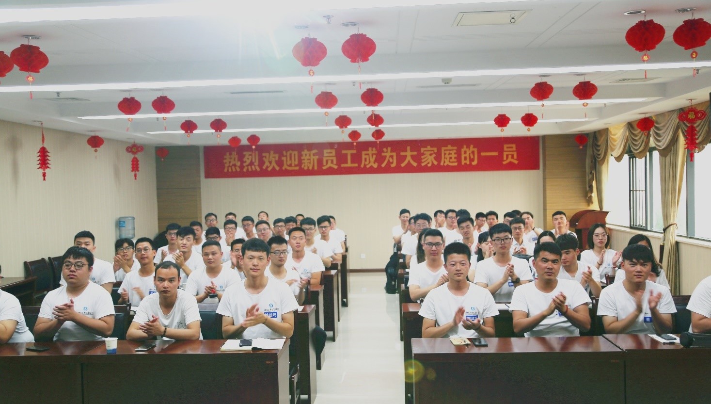 為夢想揚帆起航，向未來戮力前行